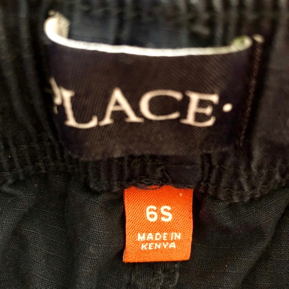 Three pair of boys cargo shorts. Size 6S. - Picture 2 of 2